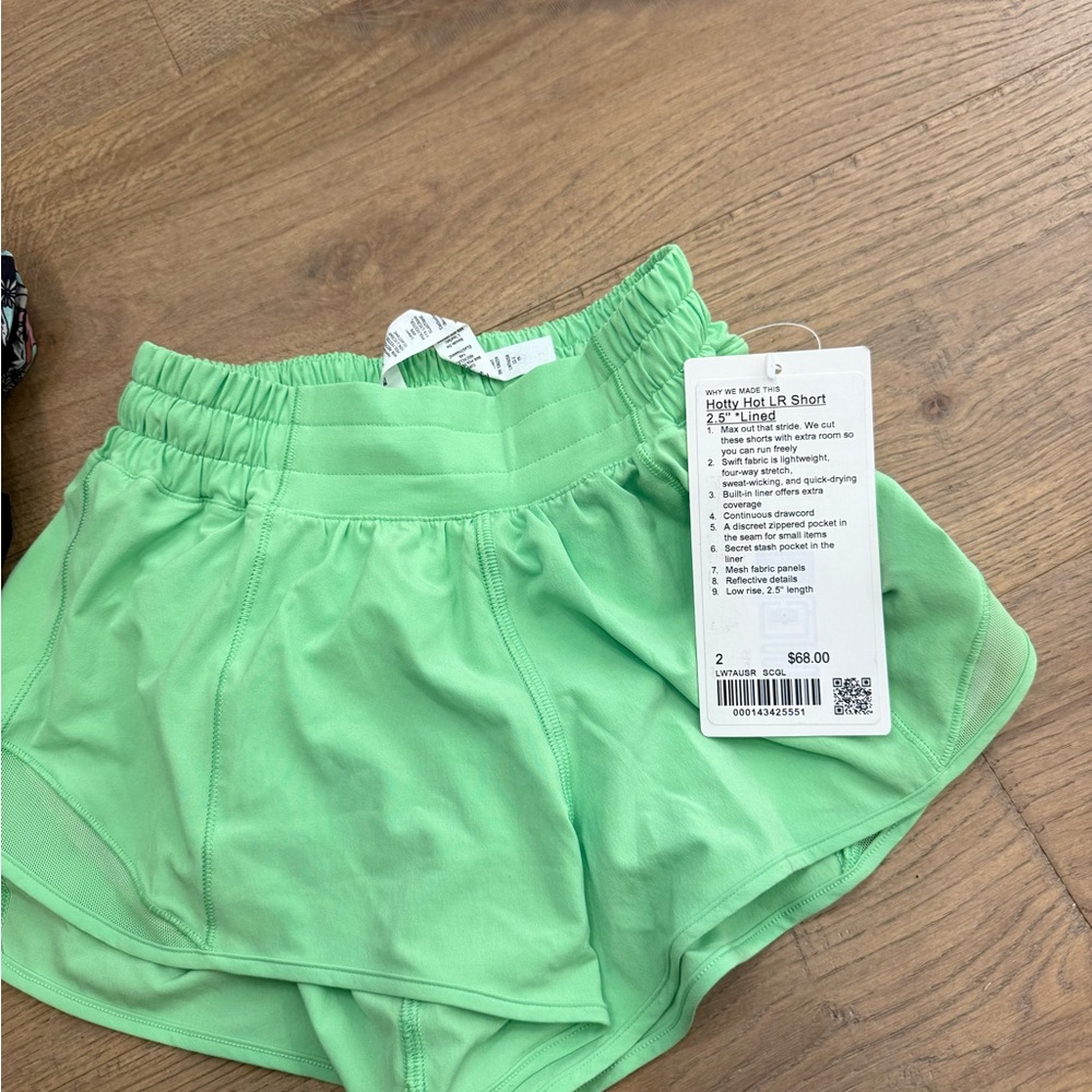 Lululemon Athletica Green Athletic Shorts Lightweight Moisture-Wicking